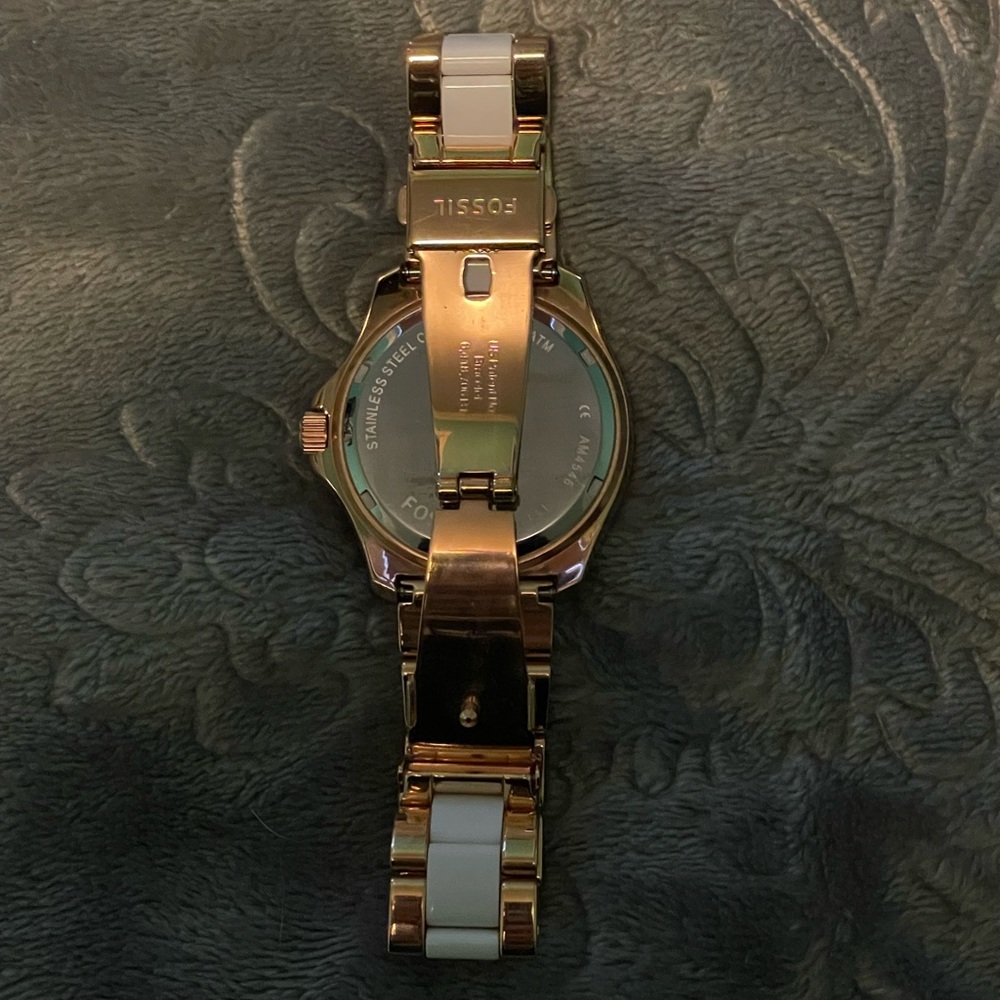 FOSSIL LADIES WATCH - Picture 2 of 8